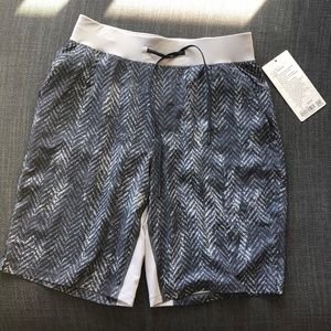 Lululemon men’s THE Short Lined 9” size S
